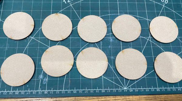 65 mm round bases (Loose)